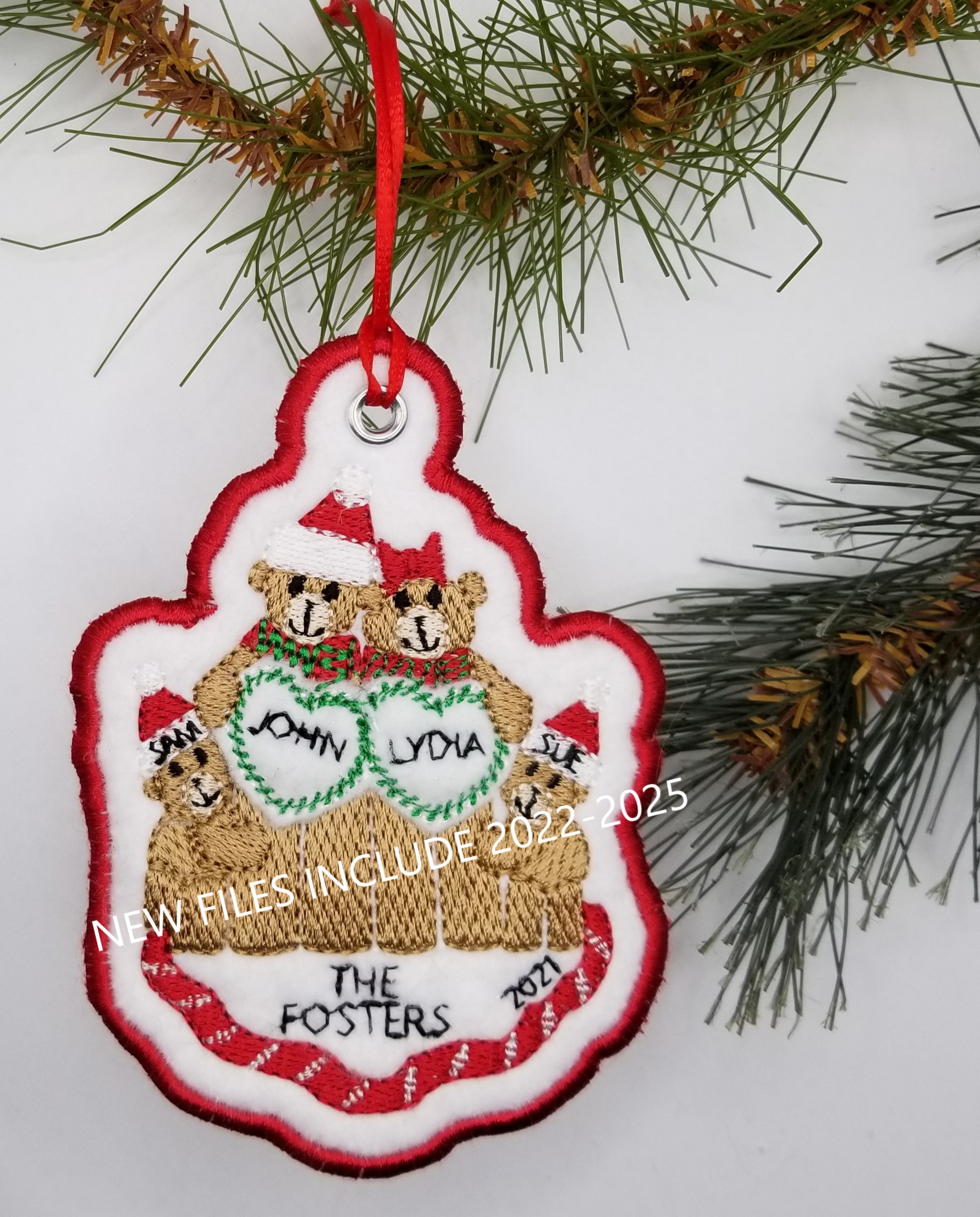 Bear w/ Hearts Family of 4 Ornament
