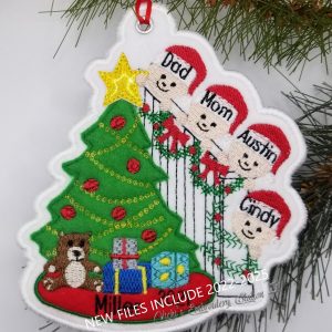 Family 4 Peeking Banister w/Tree Ornament