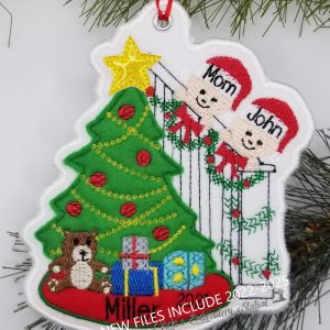 Family 2 Peeking Banister w/Tree Ornament