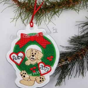 Golden Retriever w/ Wreath Ornament