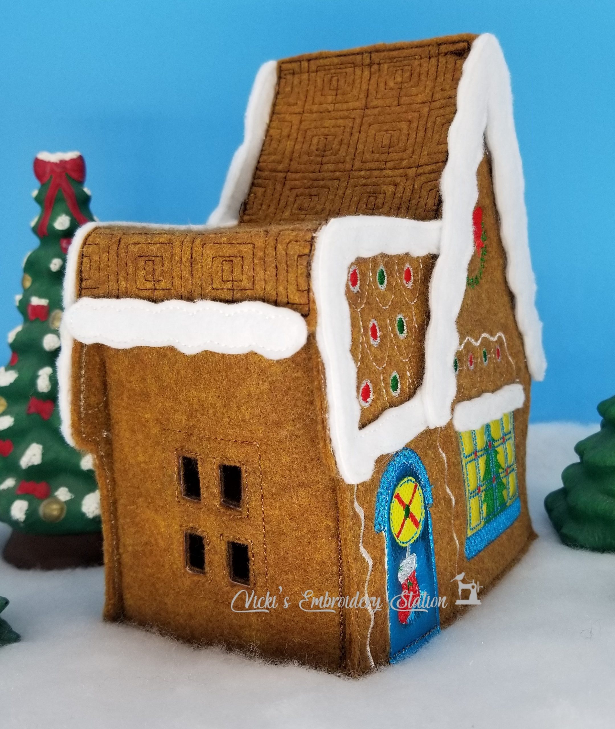Gingerbread House w/ Tree Large VES - Image 3