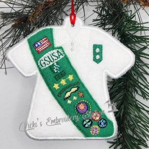 Girl Scouts Juniors w/Sash Ornament