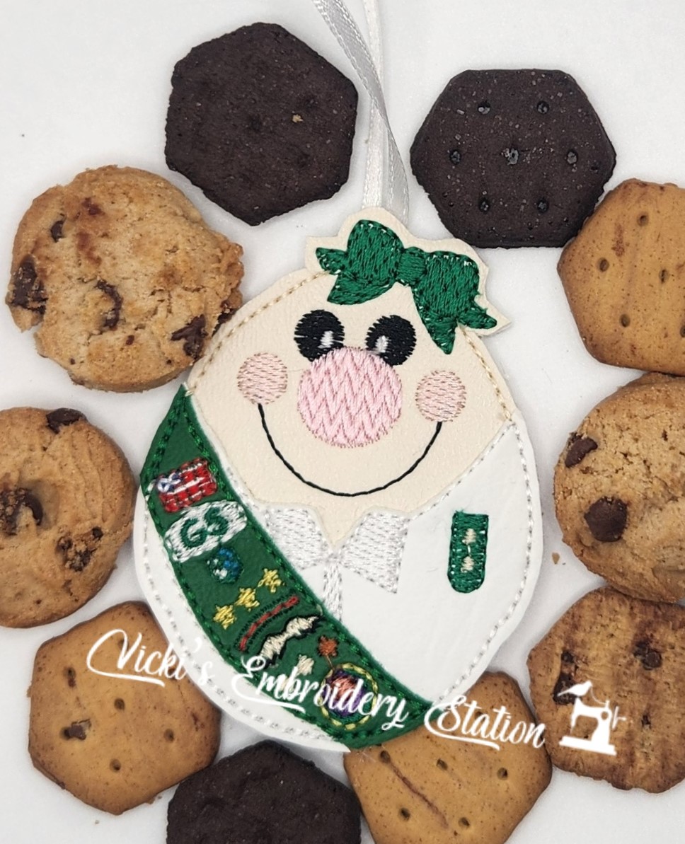 Girl Scout Junior Magnet Ornament