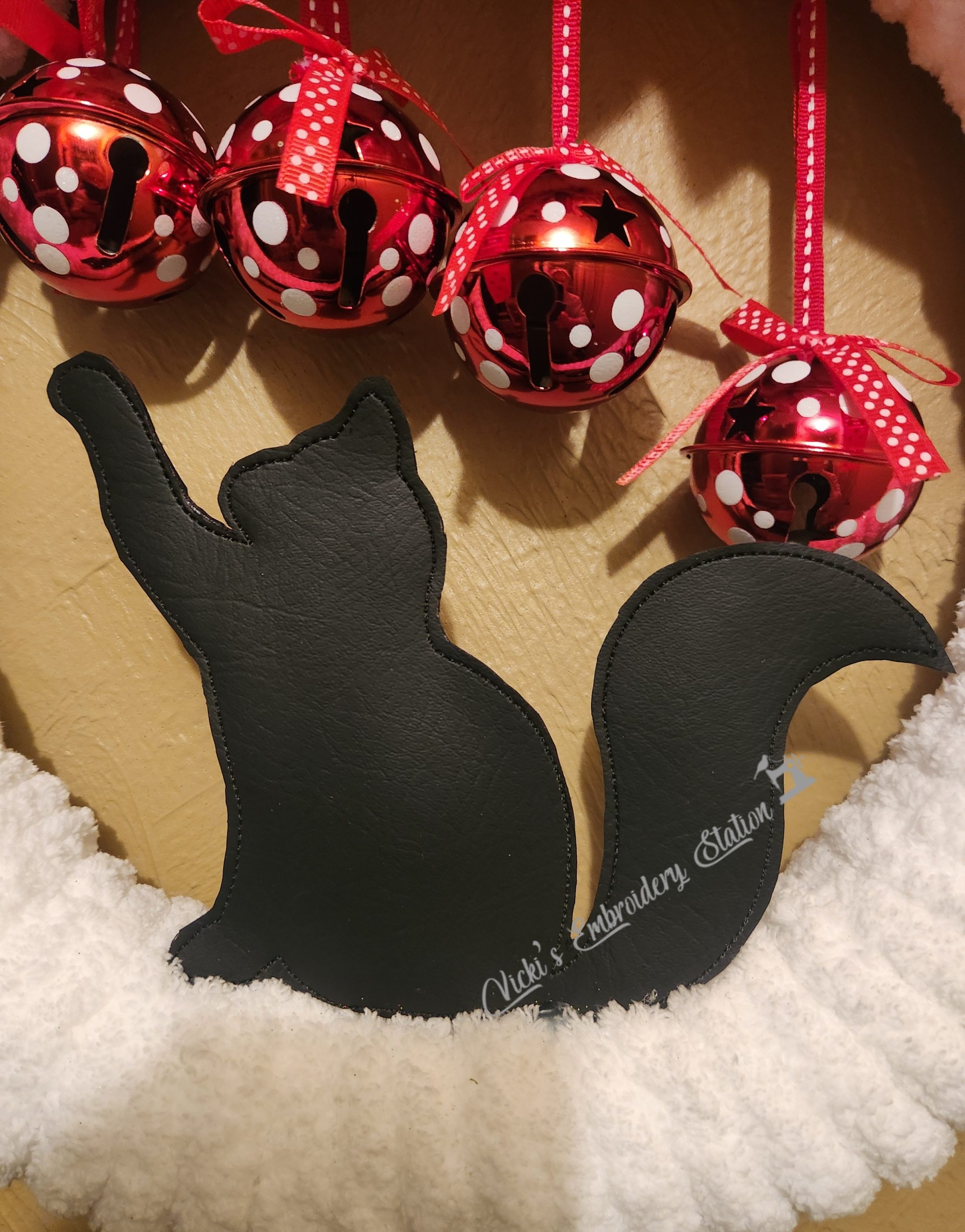 Reaching Cat Silhouette Wreath Add-On - Image 2