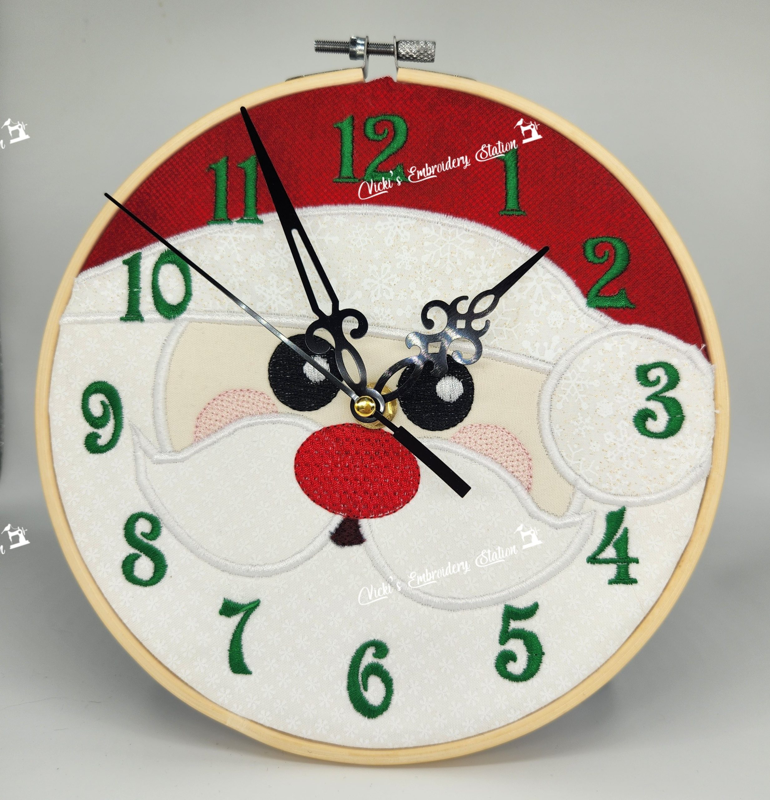 Santa Face Clock